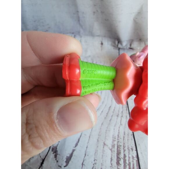 Strawberry Shortcake Figure And Custard Cat 2 Inch Figure - Picture 5 of 9